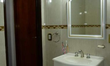 CASA SOLA EN LOTE