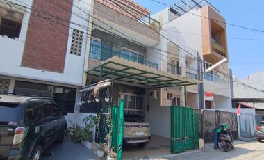 Rumah Kelapa Lilin, Kelapa Gading, Jakarta Utara