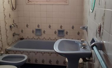 Excelente casa 5 ambientes Detalles de estilo, muy luminosa