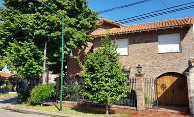 Excelente casa 5 ambientes Detalles de estilo, muy luminosa