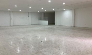 local en arriendo en cruz de mayo. Cod A105266