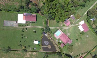 finca en venta en via a potrerito. Cod V795