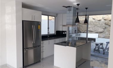 Venta de casa 4 habitaciones Urb. Costa vía a San Mateo sector sur.