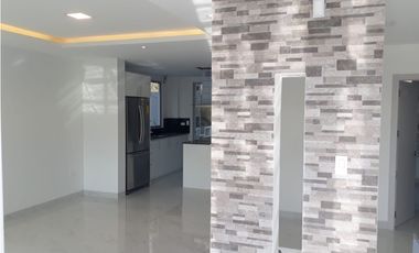 Venta de casa 4 habitaciones Urb. Costa vía a San Mateo sector sur.