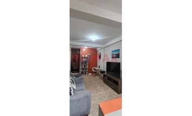 En Venta!! Casa De 3 Pisos En Avenida 2 De Mayo - Moyobamba.
