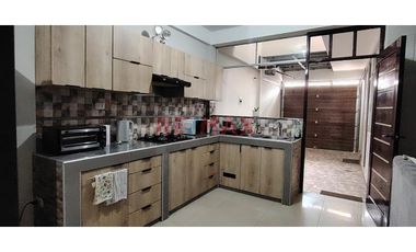 En Venta!! Casa De 3 Pisos En Avenida 2 De Mayo - Moyobamba.