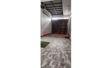 En Venta!! Casa De 3 Pisos En Avenida 2 De Mayo - Moyobamba.