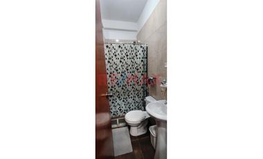 En Venta!! Casa De 3 Pisos En Avenida 2 De Mayo - Moyobamba.