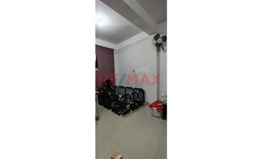 En Venta!! Casa De 3 Pisos En Avenida 2 De Mayo - Moyobamba.