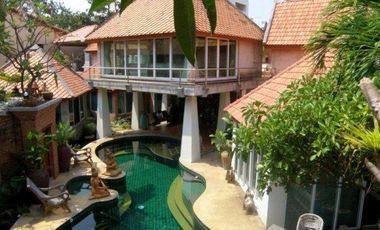 5 Bedroom House for sale at Jomtien Palace Village