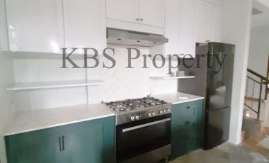 Disewa Rumah Type 234/180 Lokasi Bukit Indah Sukajadi - Batam