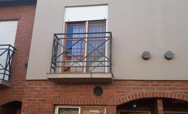 Impecable Triplex En Barrio Cerrado