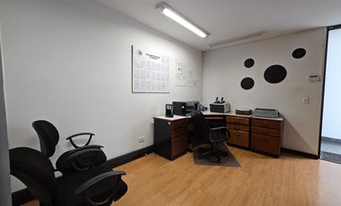 oficina en arriendo/venta en santa barbara alta-usaquén. Cod A3583