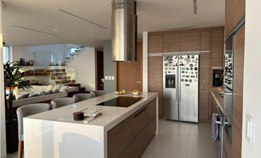 En venta hermosa casa con vista al mar