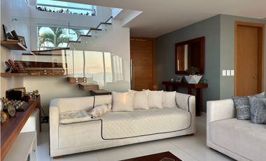 En venta hermosa casa con vista al mar