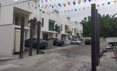 Casa de 3 recámaras con alberca en condominio,  centro de Jiutepec, Mor.