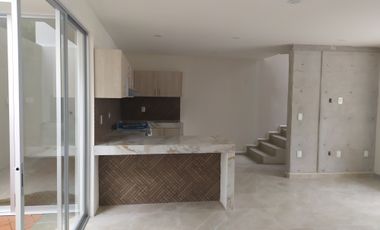 Casa de 3 recámaras con alberca en condominio,  centro de Jiutepec, Mor.