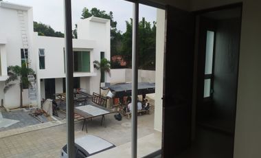 Casa de 3 recámaras con alberca en condominio,  centro de Jiutepec, Mor.