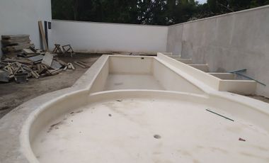 Casa de 3 recámaras con alberca en condominio,  centro de Jiutepec, Mor.