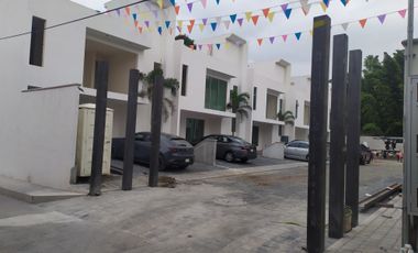 Casa de 3 recámaras con alberca en condominio,  centro de Jiutepec, Mor.