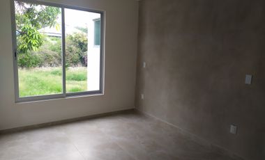 Casa de 3 recámaras con alberca en condominio,  centro de Jiutepec, Mor.