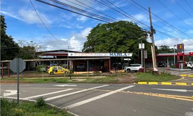 LOCAL COMERCIAL EN VIA PANAMERICANA