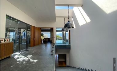 Serenidad, Estilo moderno y Vista al lago. La Peña Sur