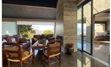 Serenidad, Estilo moderno y Vista al lago. La Peña Sur