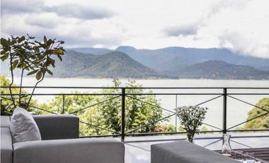 Serenidad, Estilo moderno y Vista al lago. La Peña Sur