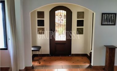 Oportunidad! Se Vende Hermosa casa Chalet en Altos del Maria