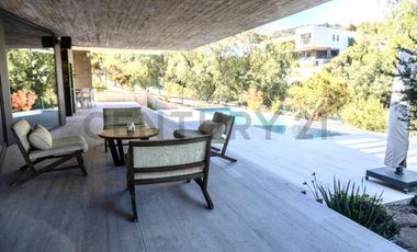 ARRIENDO CASA DE LUJO VALLE ESCONDIDO