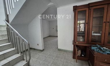 Rumah Siap Huni Semi Furnished Di Area Favorit Gading Pandawa