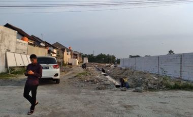 RUMAH EKSLUSIF 2 LANTAI KAMPUS UNS JEBRES SOLO