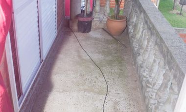 IMPONENTE CASA - 5 AMBIENTES