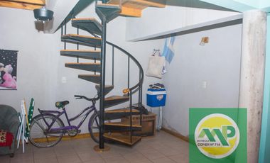 IMPONENTE CASA - 5 AMBIENTES