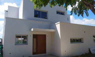 Casa  en venta en  San Matias