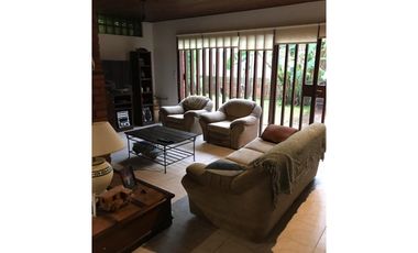 VENTA DE CHALET DE CATEGORIA EN LO MEJOR DE CAISAMAR CON PISCINA, JACUZZI, CANCHA DE PADDLE/BASQUET