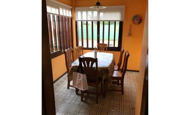 VENTA DE CHALET DE CATEGORIA EN LO MEJOR DE CAISAMAR CON PISCINA, JACUZZI, CANCHA DE PADDLE/BASQUET