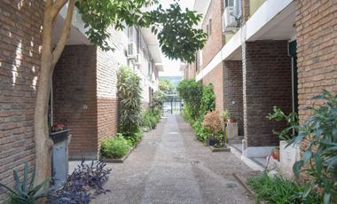 Dúplex Condominio en barrio privado zona Martínez
