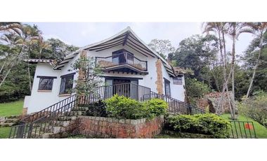 SASAIMA- HERMOSA FINCA EN CONDOMINIO (PARA REMODELAR)