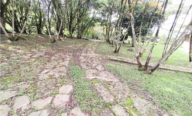 SASAIMA- HERMOSA FINCA EN CONDOMINIO (PARA REMODELAR)