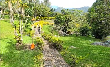 SASAIMA- HERMOSA FINCA EN CONDOMINIO (PARA REMODELAR)