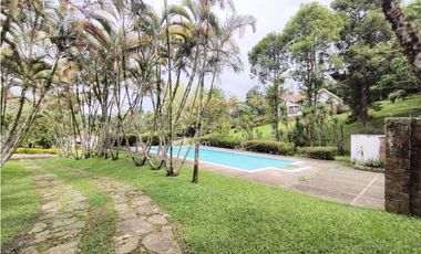 SASAIMA- HERMOSA FINCA EN CONDOMINIO (PARA REMODELAR)