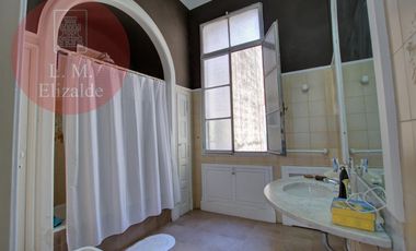 Suipacha y Arenales - Edificio Francés Divino - Excelente Categoría - Súper Luminoso