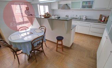 Suipacha y Arenales - Edificio Francés Divino - Excelente Categoría - Súper Luminoso