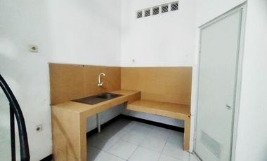 Di Sewakan Rumah 4 Kamar Siap Huni Dekat Tol di Taman Kopo Indah Bandung