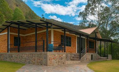 casa en venta en pacho. Cod V9652721