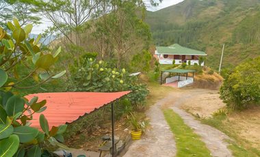 casa en venta en pacho. Cod V9652721