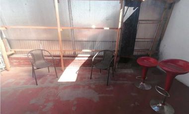 Vende o Arrienda  Casa/comercial en calle Ricardo Vicuña