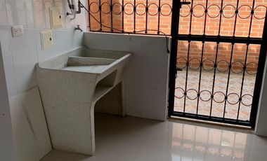 casa campestre en arriendo/venta en cerritos. Cod A5009